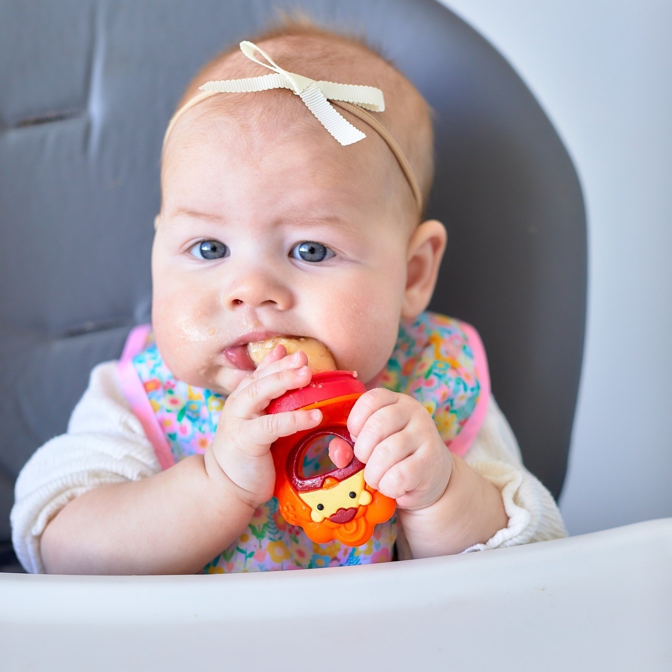 Túi nhai ăn dặm chống hóc Silicon kèm gặm nướu Marcus & Marcus hình 3