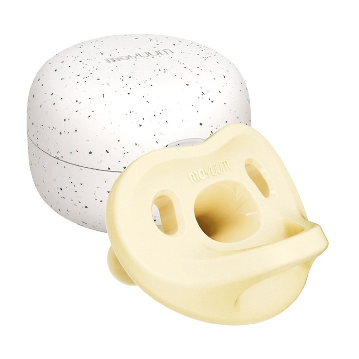 Ty ngậm silicone Moyuum kèm hộp Stage 2 (Vàng) cho bé 3-6M hình 1