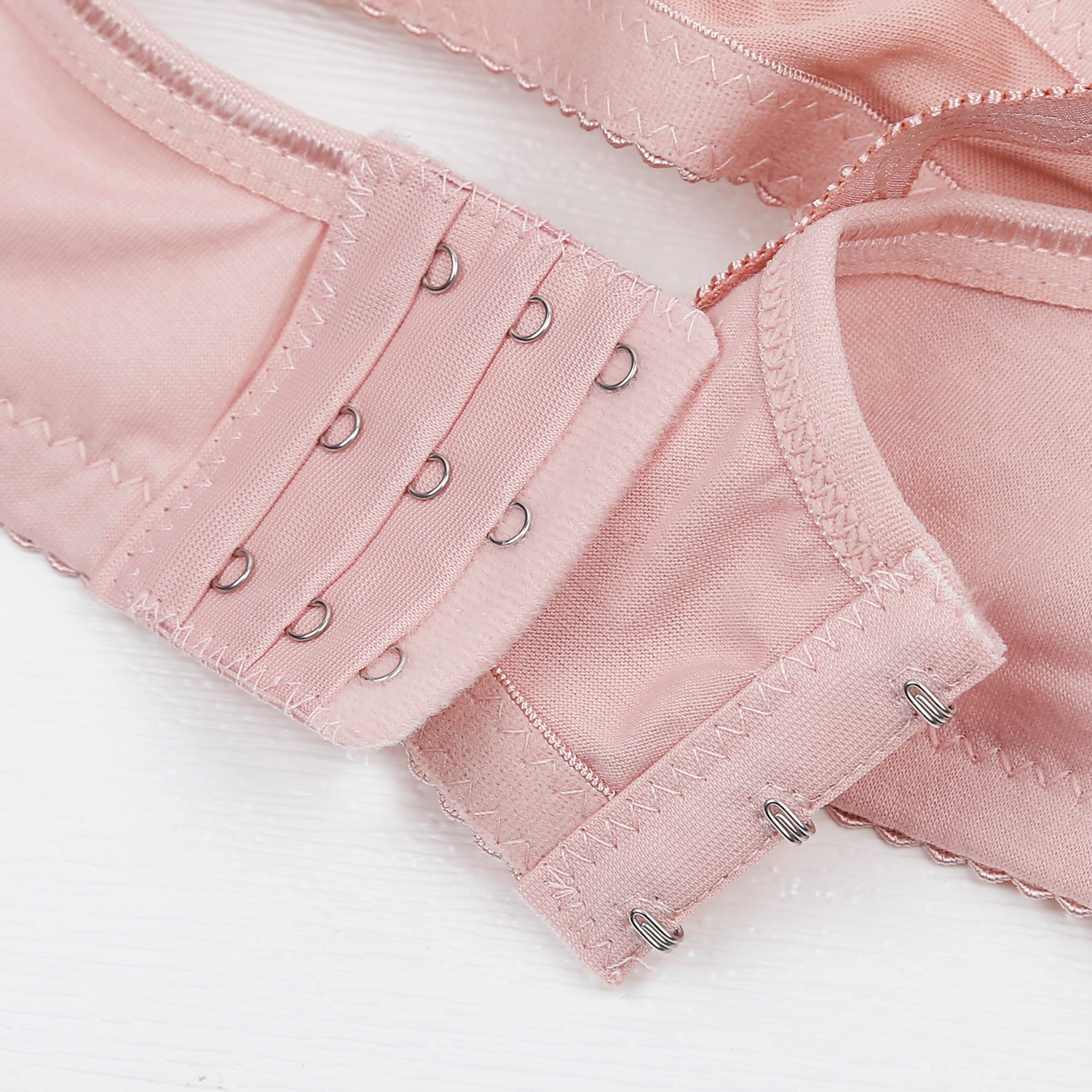 Áo lót khuy bấm ren cho con bú 368 AC23 (Hồng đậm) hình 4