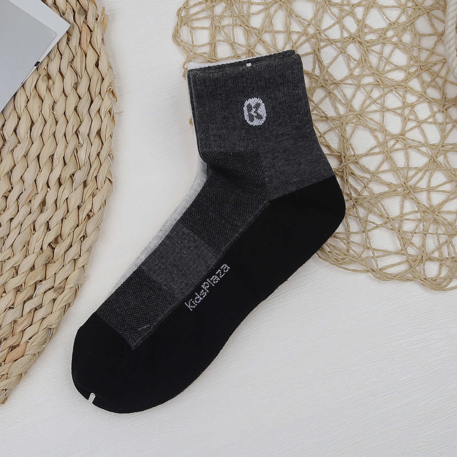 Set 3 tất nam KidsPlaza chữ K DK23D (Đen-ghi-trắng)