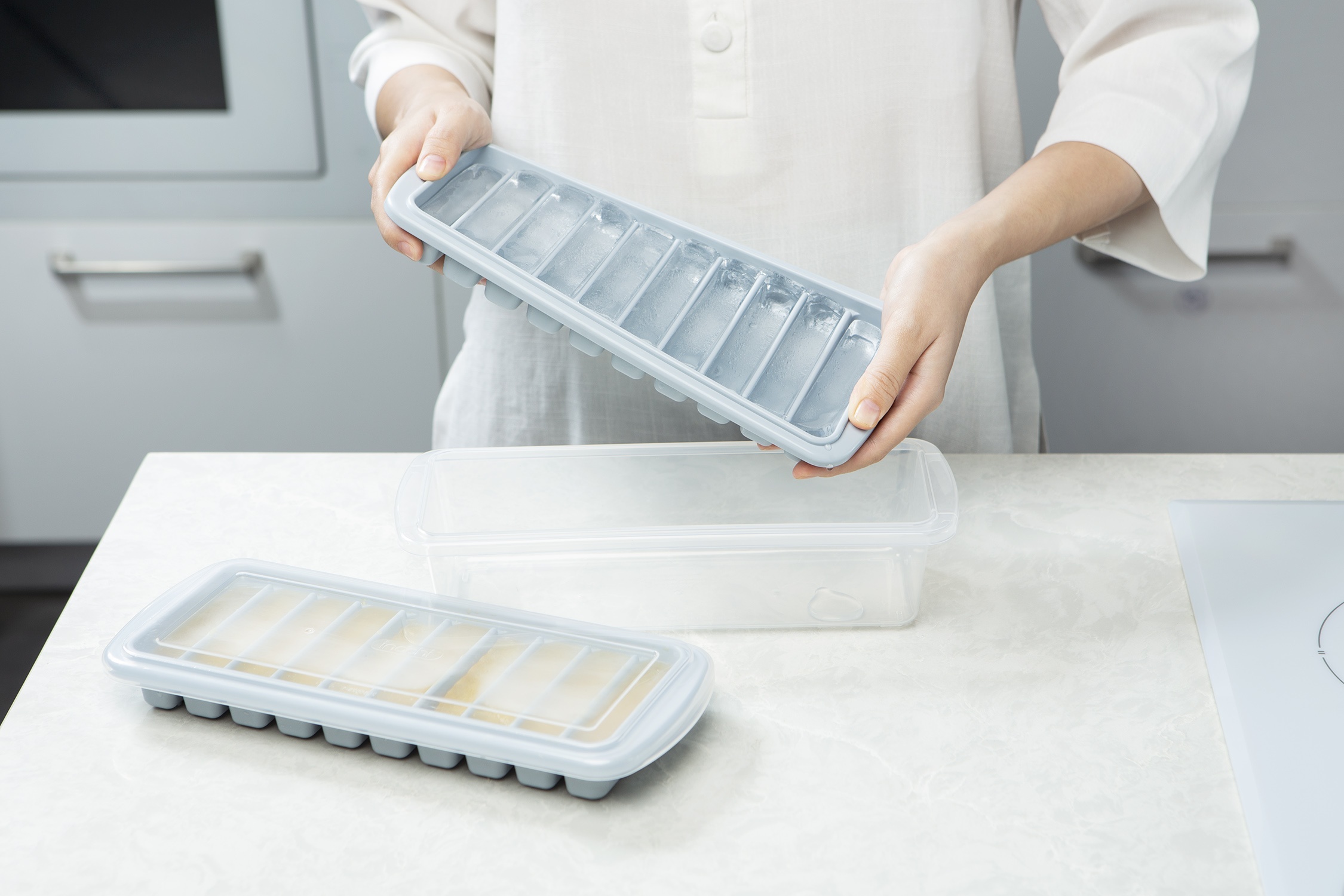 Khay làm đá Kari Inochi có nắp 10 viên (Thanh dài) hình 3