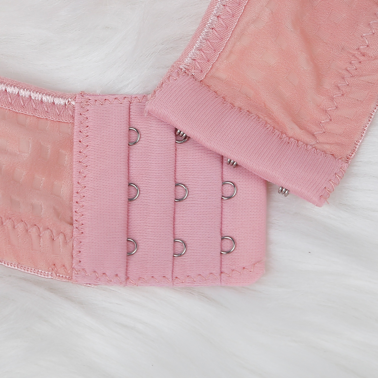 Áo lót có đệm khuy bấm 677 AC22 (Hồng) hình 2