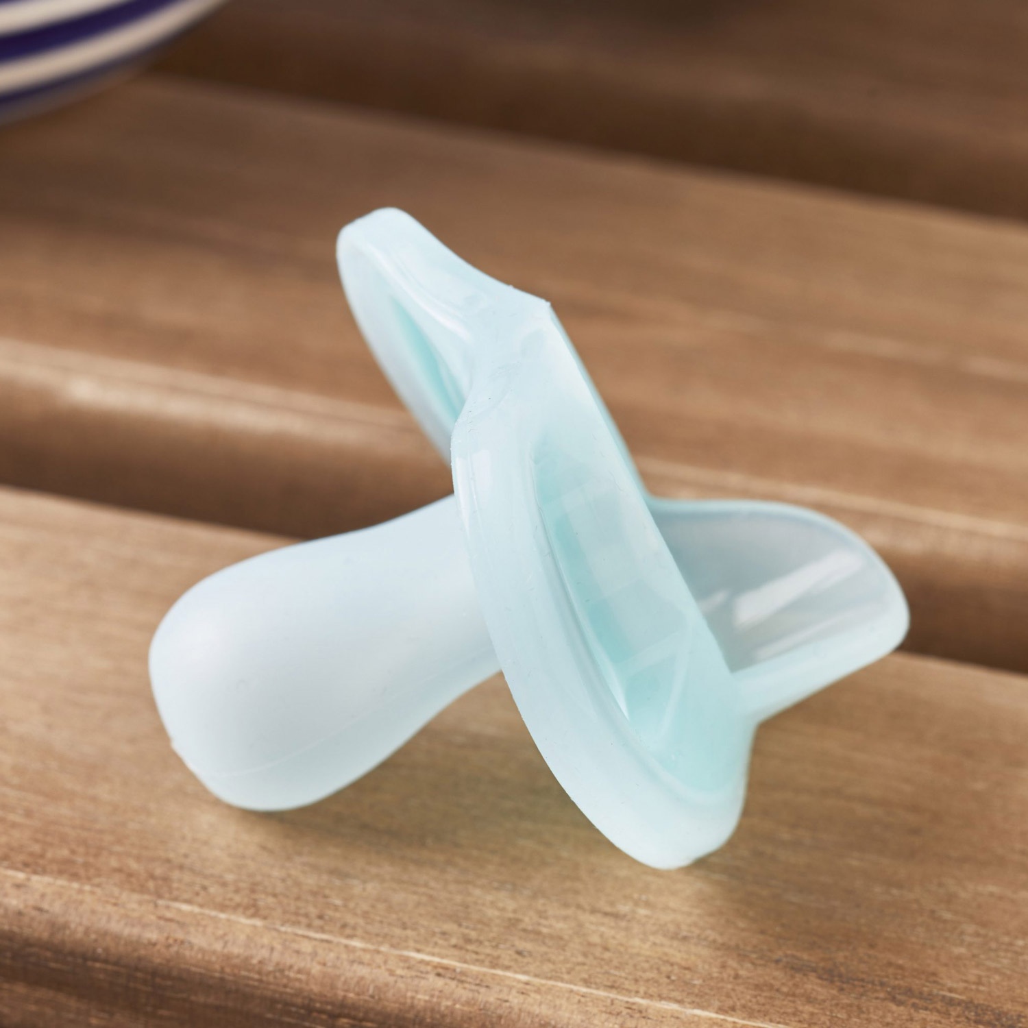 Ti ngậm Tommee Tippee Ultra Light 0-6m vỉ đơn hình 3