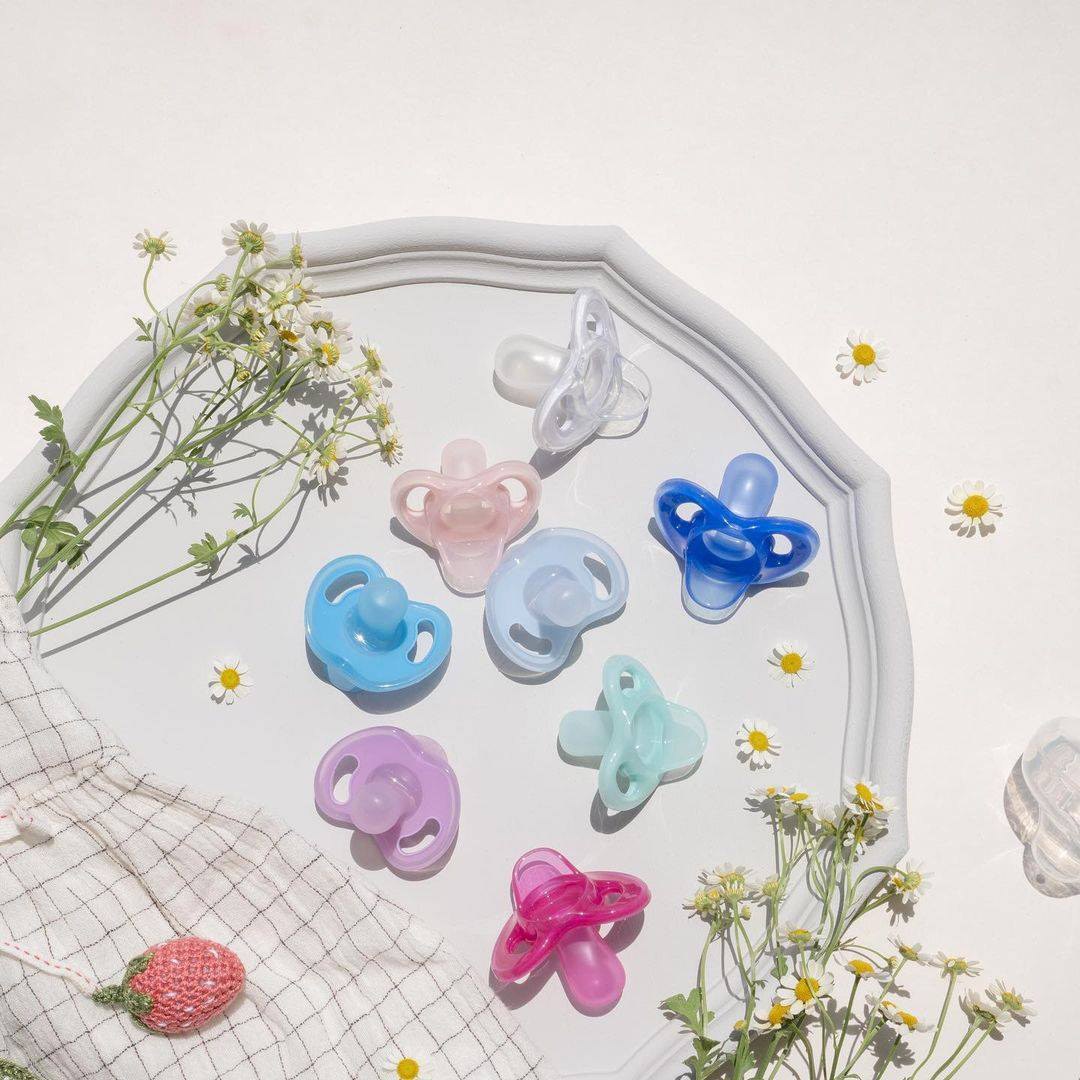 Ti ngậm Tommee Tippee Ultra Light 0-6m vỉ đơn hình 7