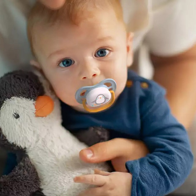 Ty ngậm thông khí lime Philips Avent 0-6M SCF080/05 vỉ đôi (Xanh, Vàng) hình 3