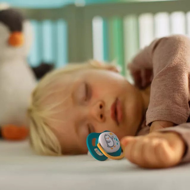 Ty ngậm thông khí lime Philips Avent 6-18M SCF080/07 vỉ đôi (Xanh, Vàng) hình 5