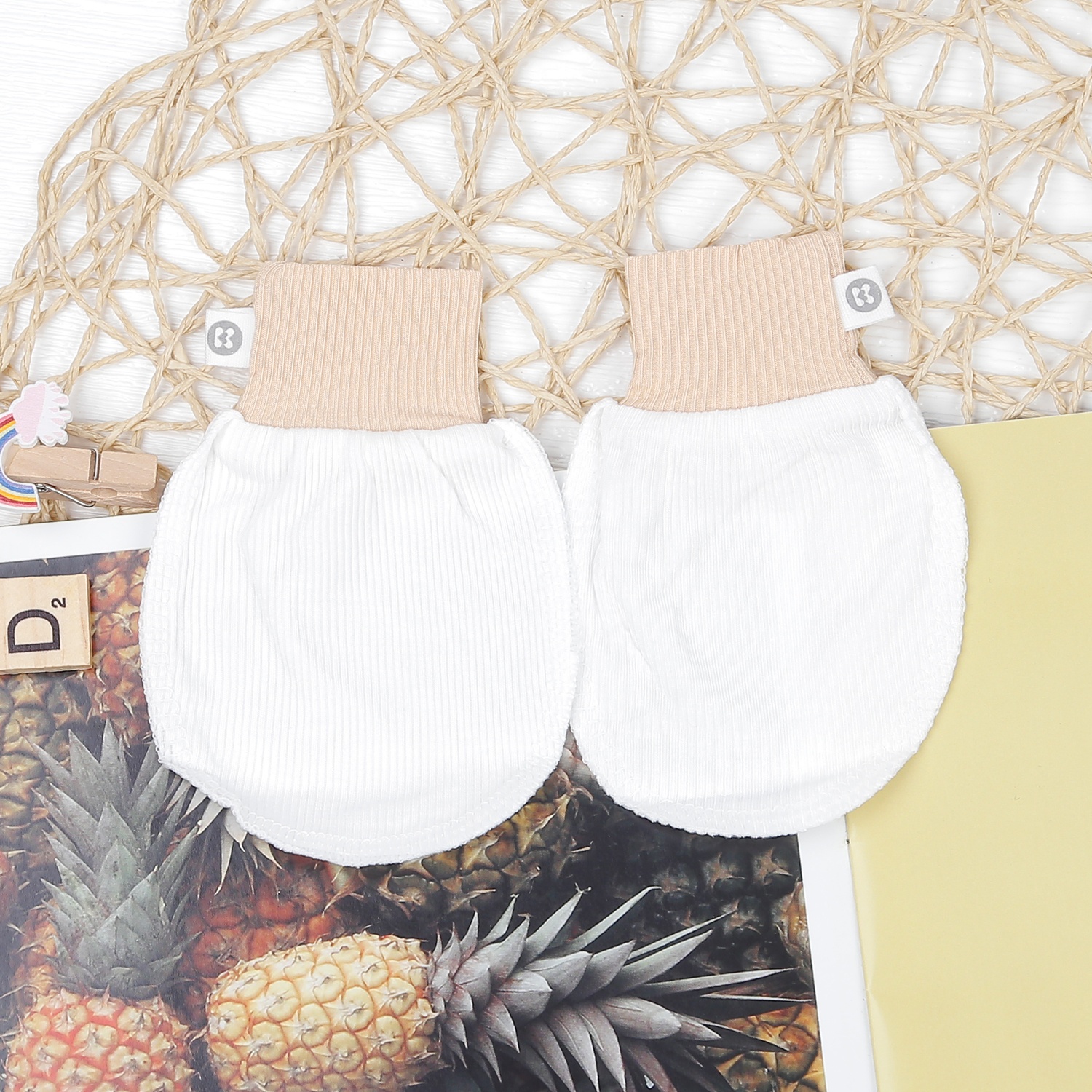 Set bao tay chân kẻ tăm KidsPlaza ND22T (Trắng be) hình 3