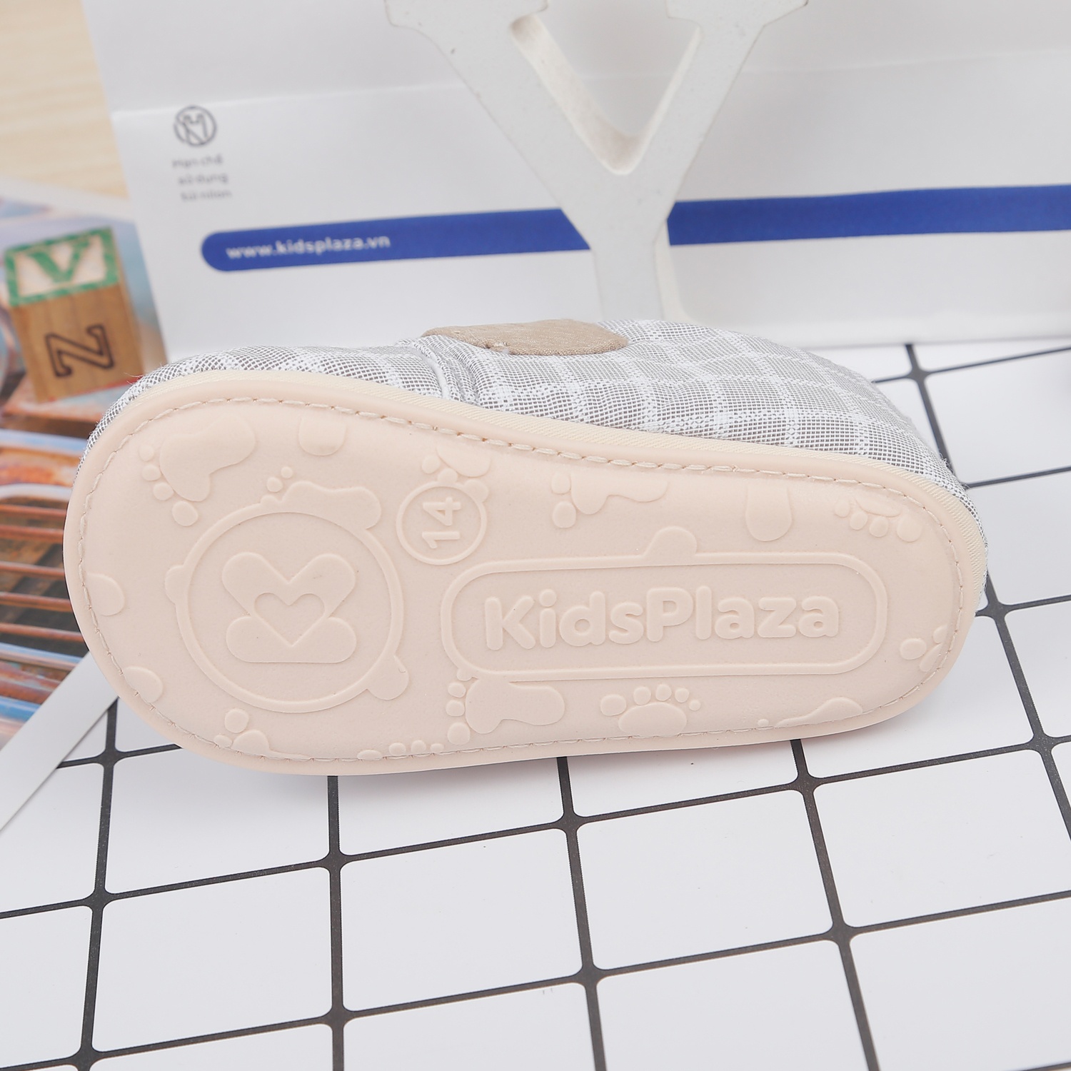 Giày tập đi KidsPlaza 22K-S5 thêu mèo (Ghi) hình 5