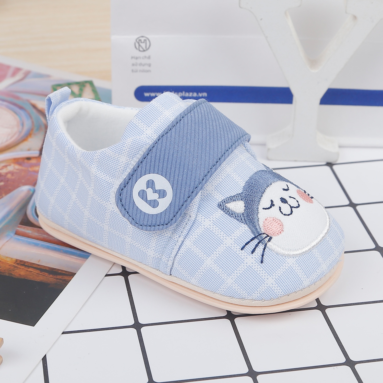 Giày tập đi KidsPlaza 22K-S5 thêu mèo (Xanh) hình 2