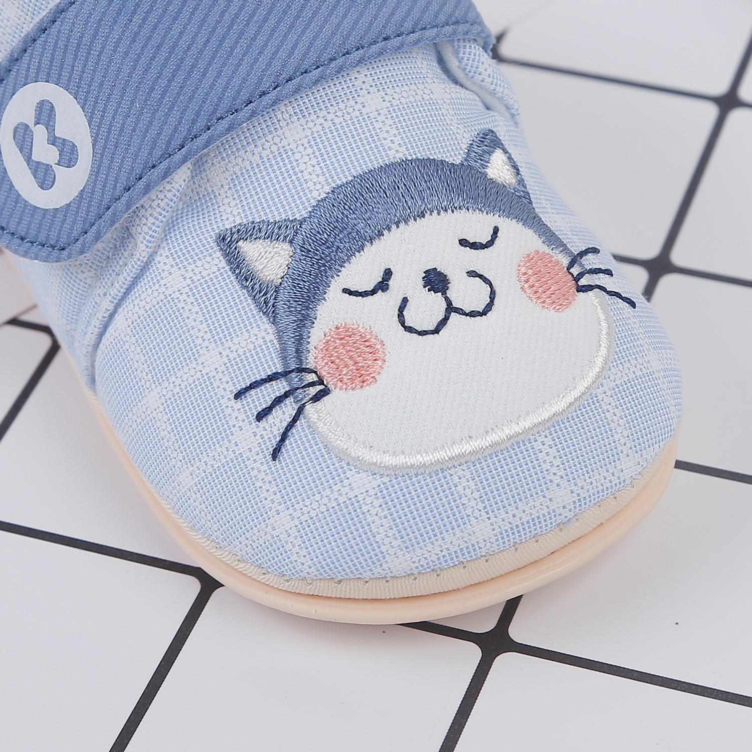 Giày tập đi KidsPlaza 22K-S5 thêu mèo (Xanh) hình 3