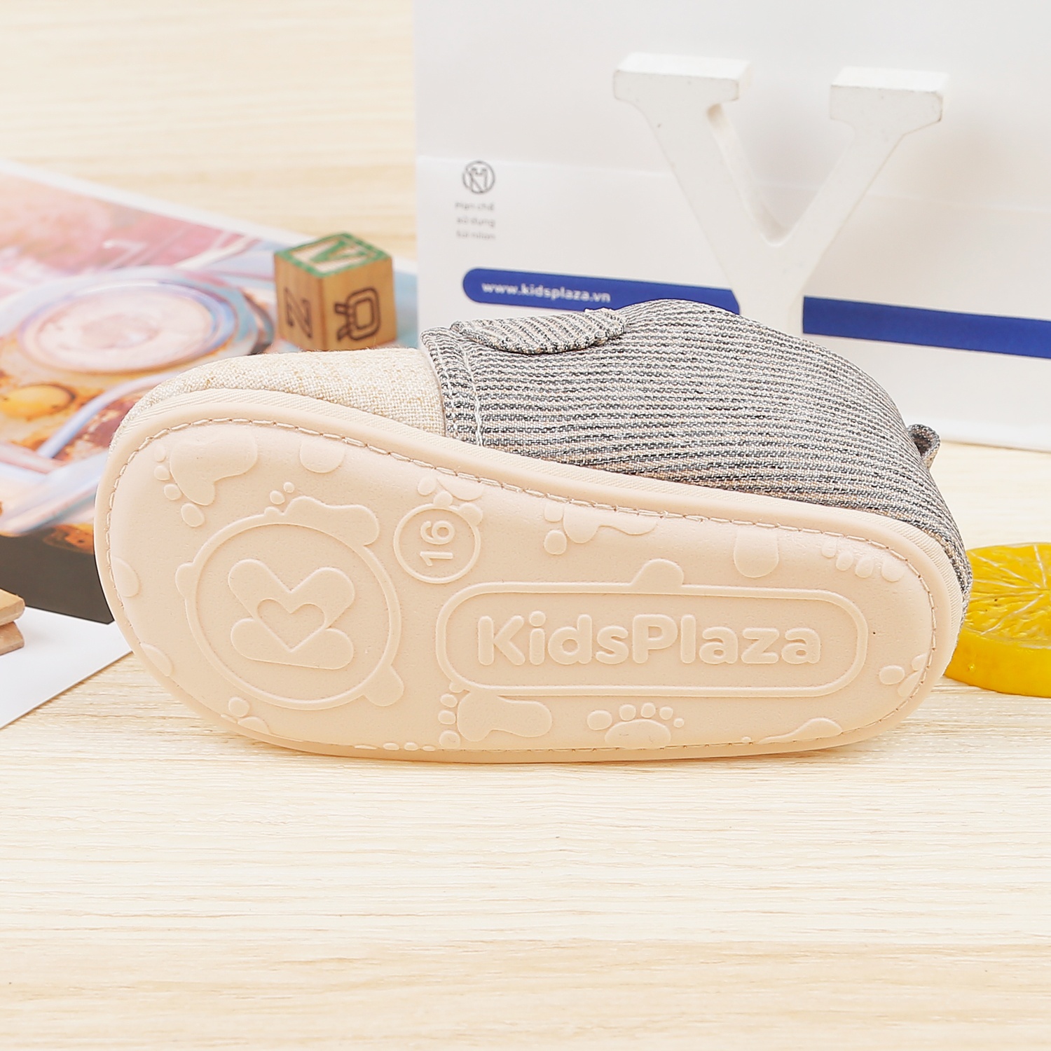 Giày tập đi KidsPlaza 22K-S6 hình Penguin (Be) hình 5