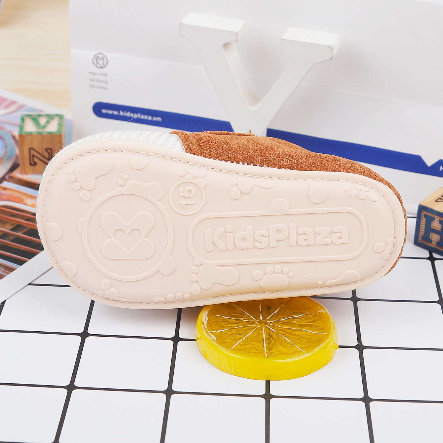 Giày tập đi KidsPlaza 22K-S7 thêu voi (Nâu) hình 5