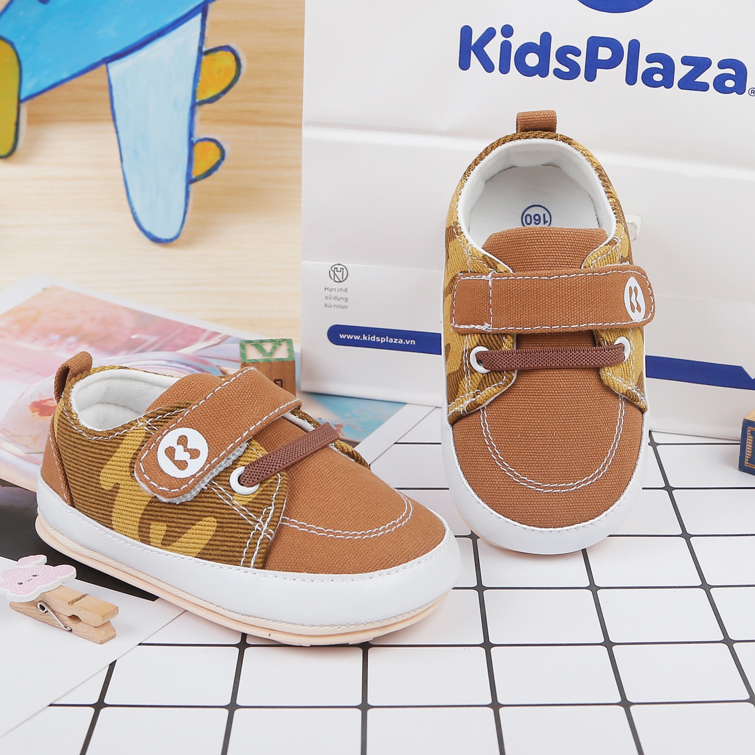 Giày tập đi KidsPlaza basic 22K-S3 (Nâu) hình 1