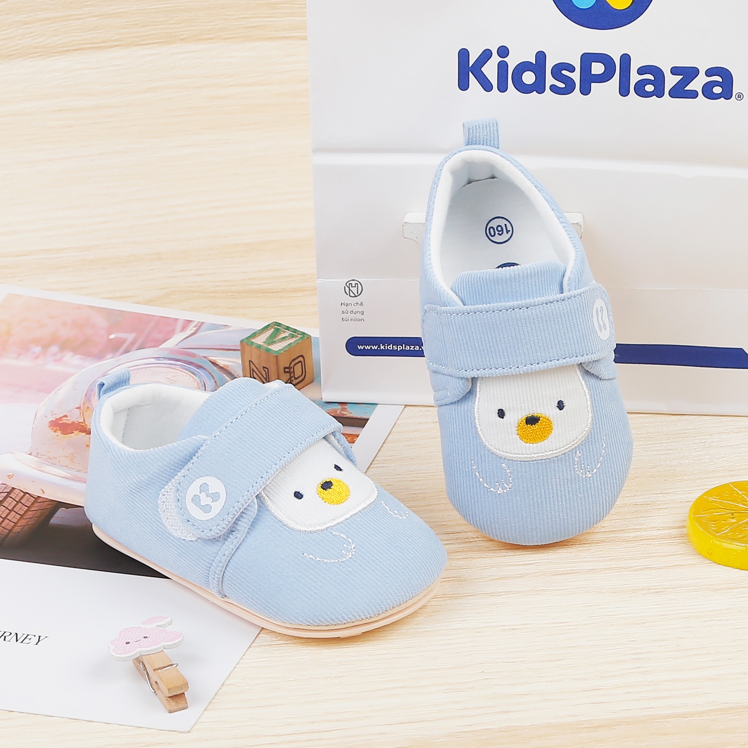 Giày tập đi KidsPlaza thêu gấu 22K-S4 (Xanh) hình 1