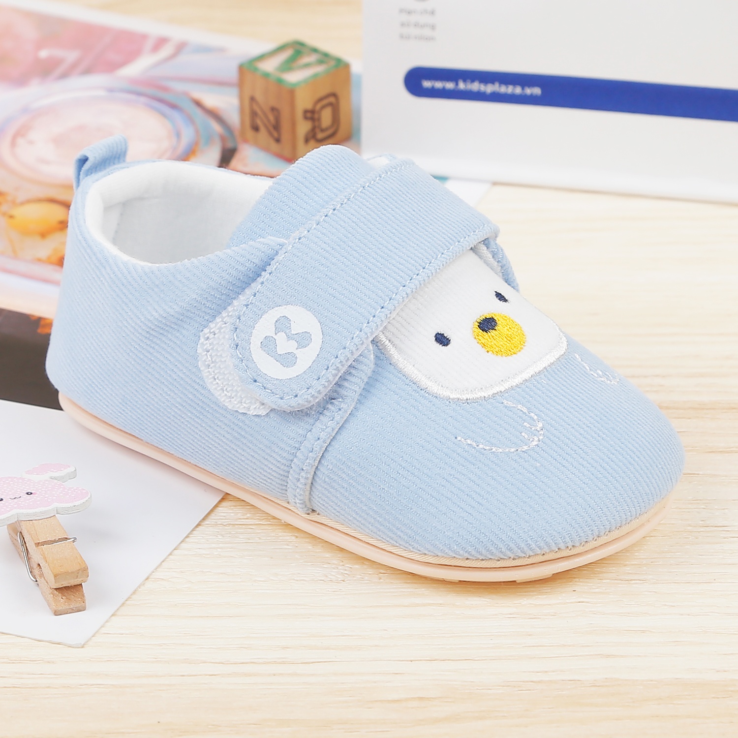 Giày tập đi KidsPlaza thêu gấu 22K-S4 (Xanh) hình 2