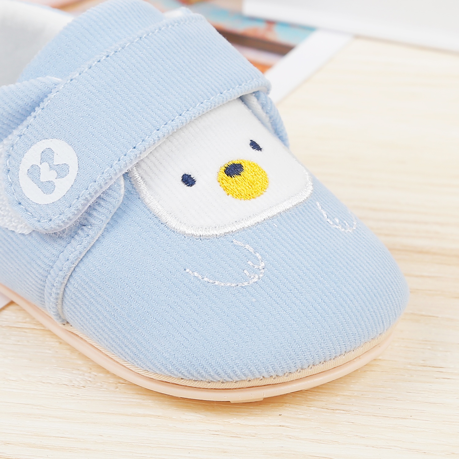 Giày tập đi KidsPlaza thêu gấu 22K-S4 (Xanh) hình 3