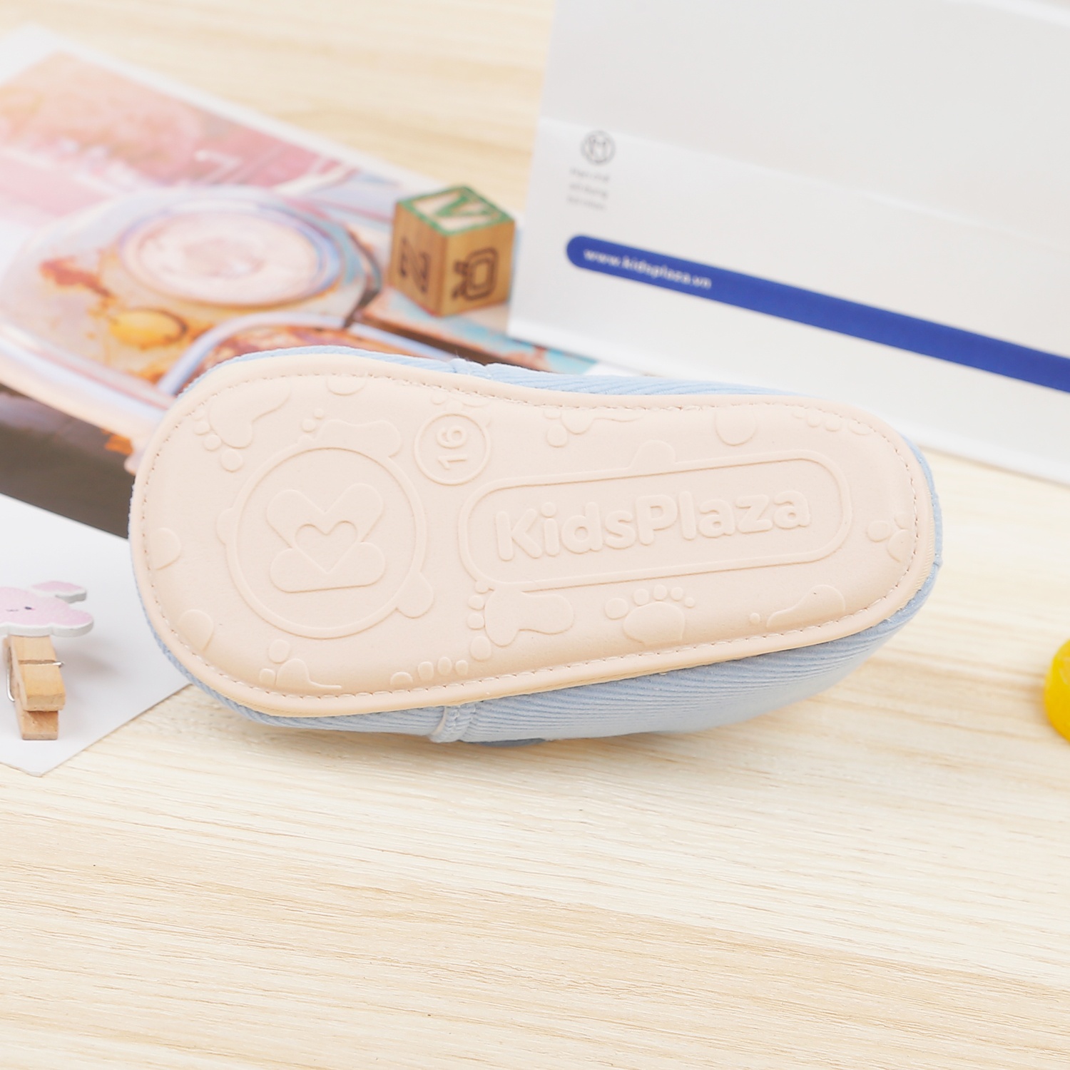 Giày tập đi KidsPlaza thêu gấu 22K-S4 (Xanh) hình 5