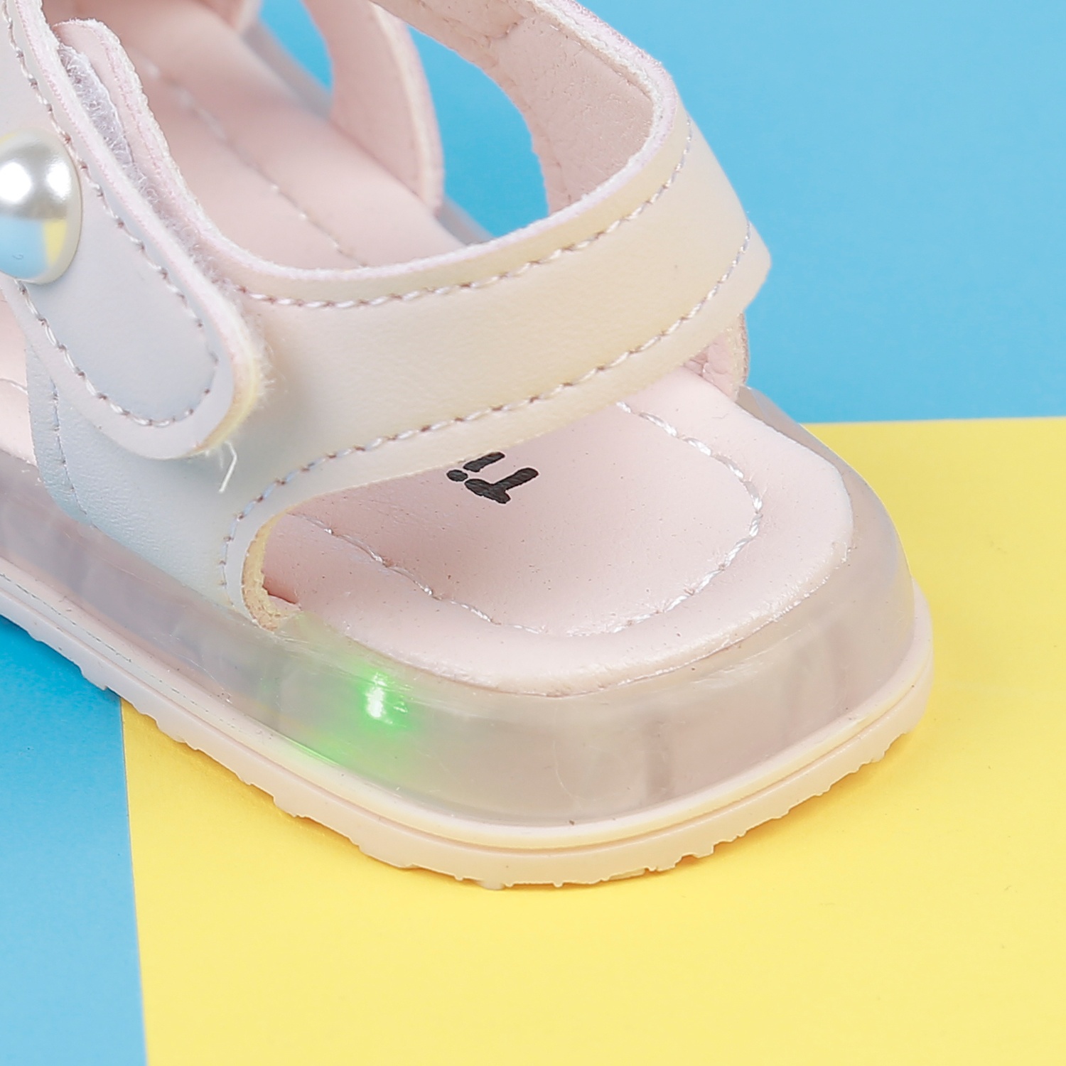 Sandal bé gái đính tai thỏ AC22H hồng  hình 4