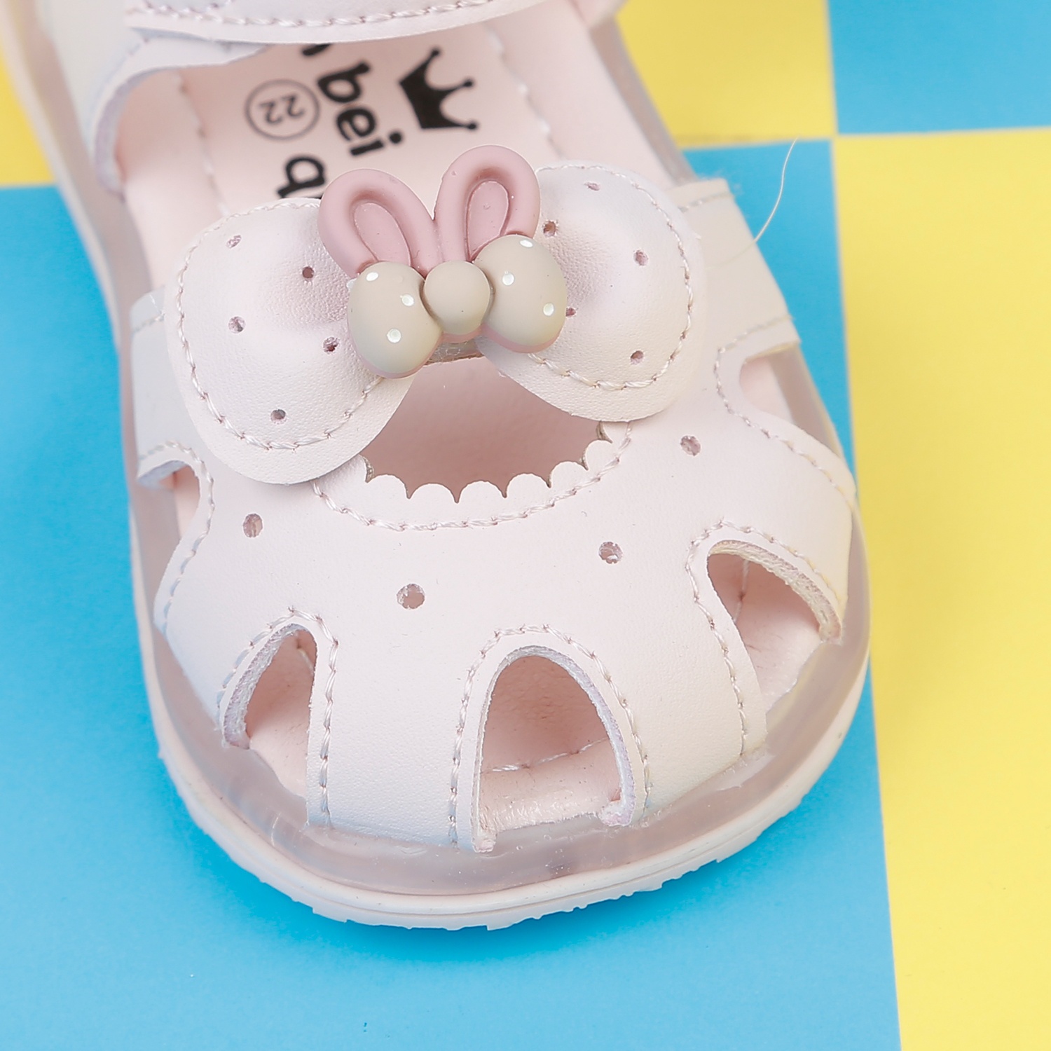 Sandal bé gái đính tai thỏ AC22H hồng  hình 5