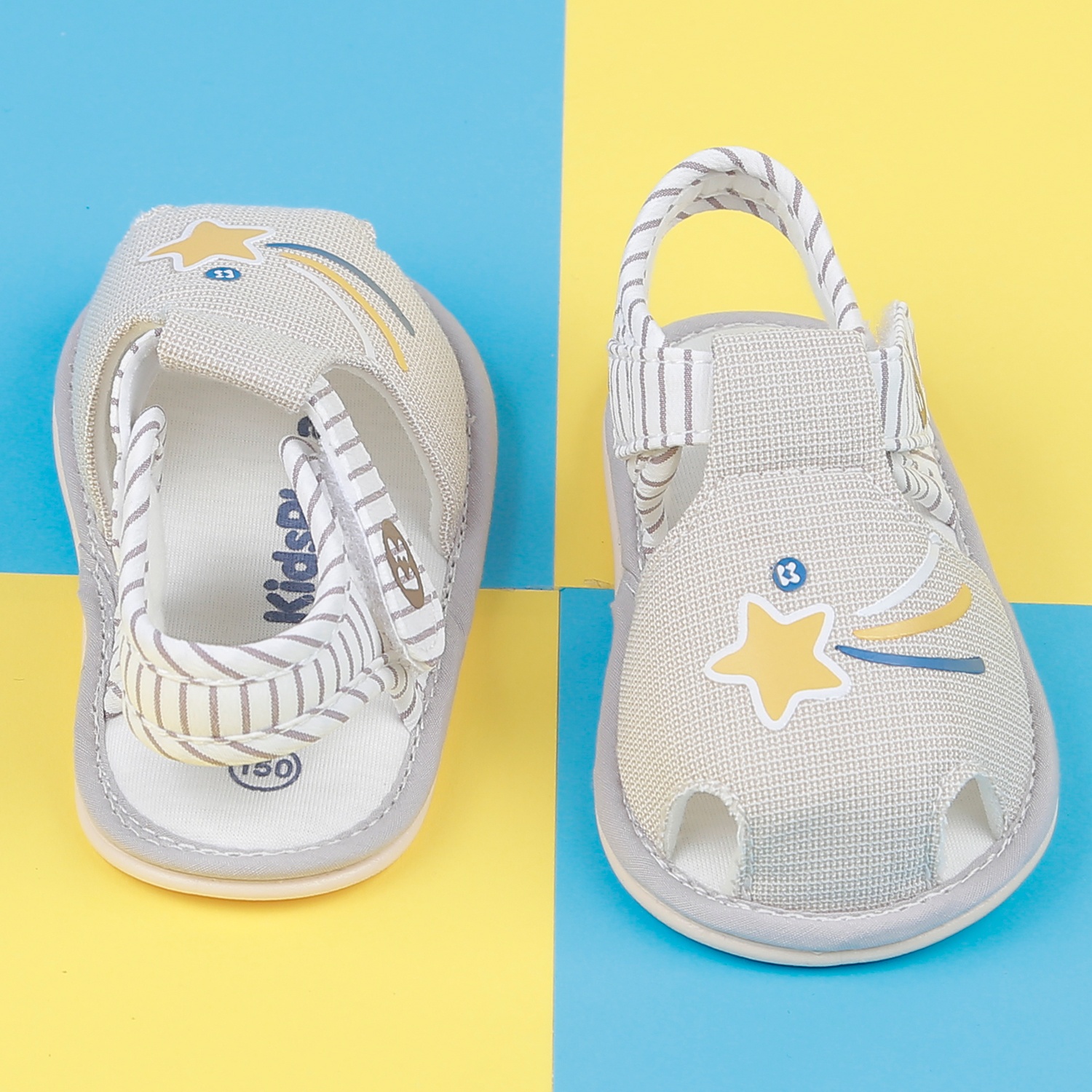 Dép sandal tập đi KidsPlaza 22K-S5 in sao (Ghi) hình 2