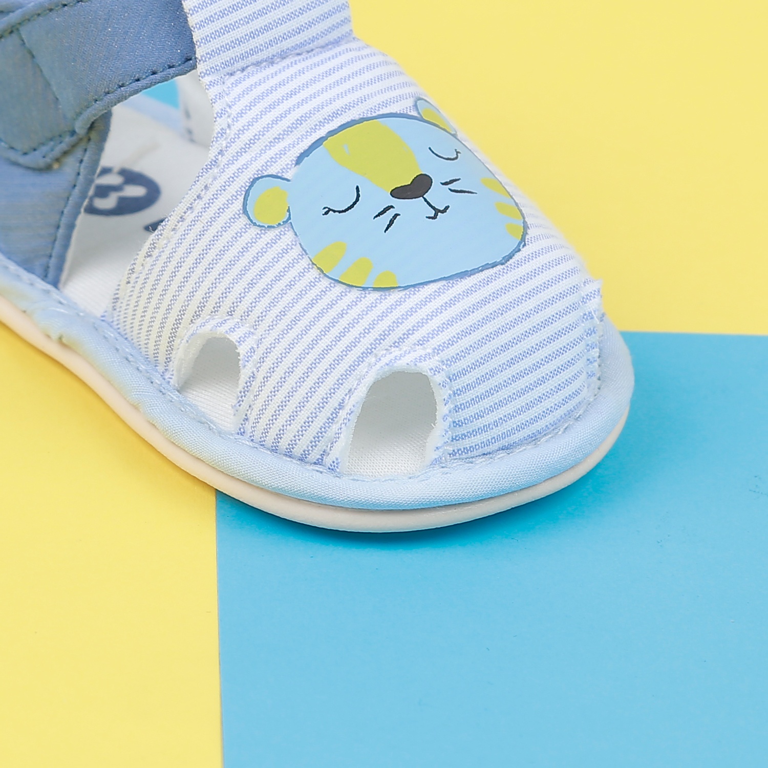 Dép sandal tập đi KidsPlaza 22K-S8 hình hổ xanh hình 4