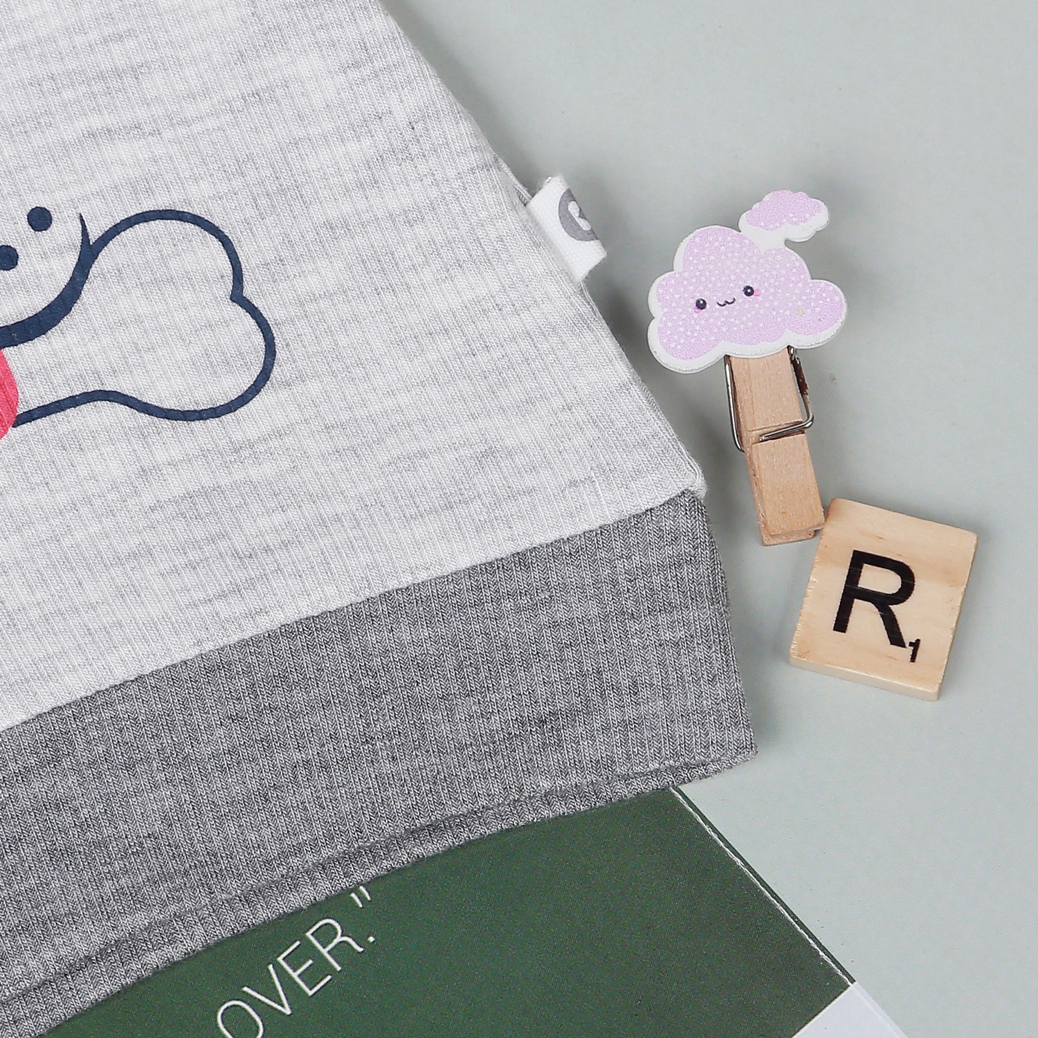 Mũ sơ sinh kẻ tăm KidsPlaza ND22T (Ghi) hình 2