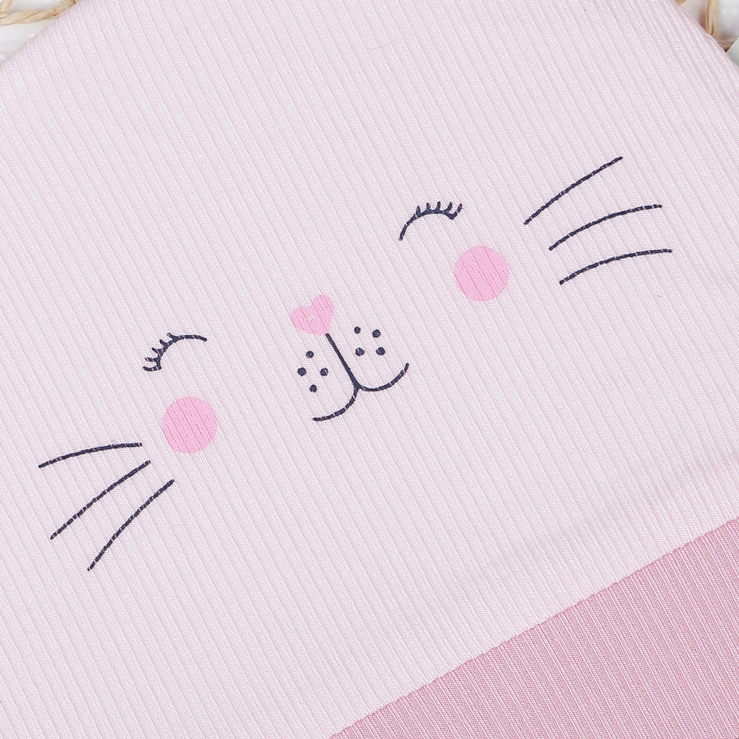 Mũ sơ sinh kẻ tăm KidsPlaza ND22T (Hồng) hình 2