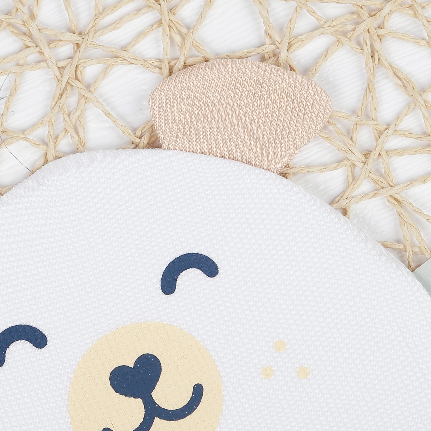 Mũ sơ sinh kẻ tăm KidsPlaza hình gấu ND22T (Trắng be) hình 2