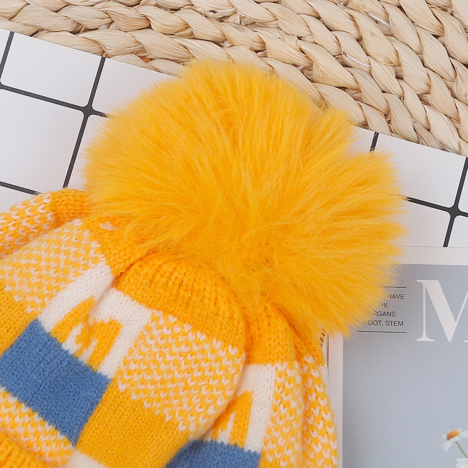 Mũ len cho bé thiết kế độc đáo, tiện lợi