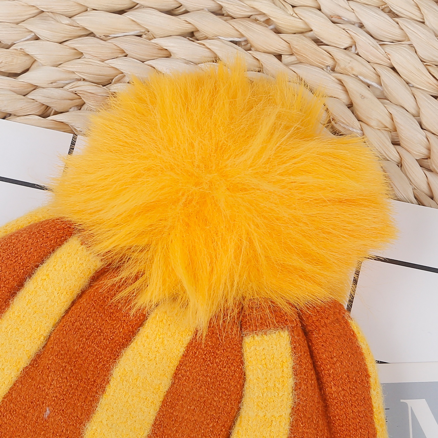 Mũ len kẻ sọc sơ sinh Kidsplaza 22K-WH02  hình 2