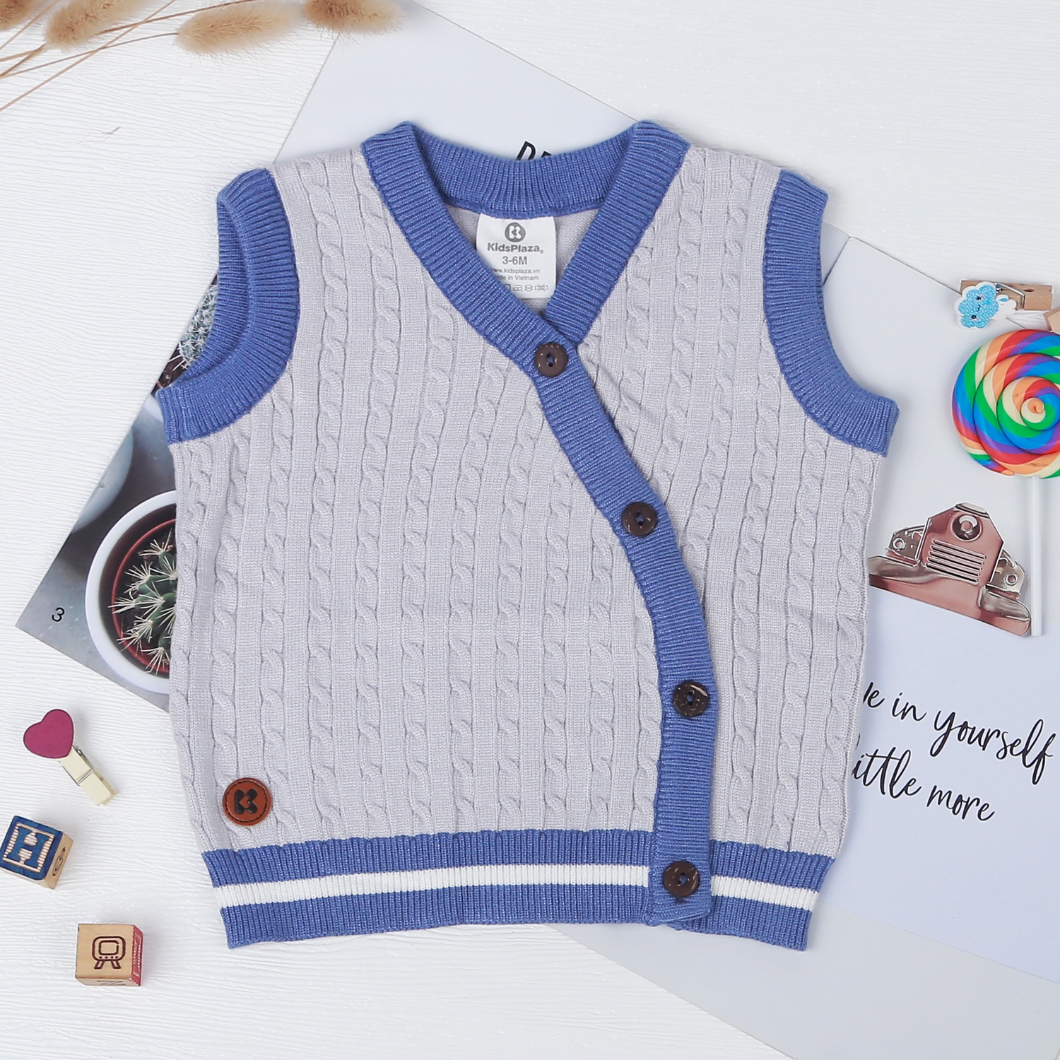 Áo gile len bé trai KidsPlaza ND22D (Ghi sáng) hình 1