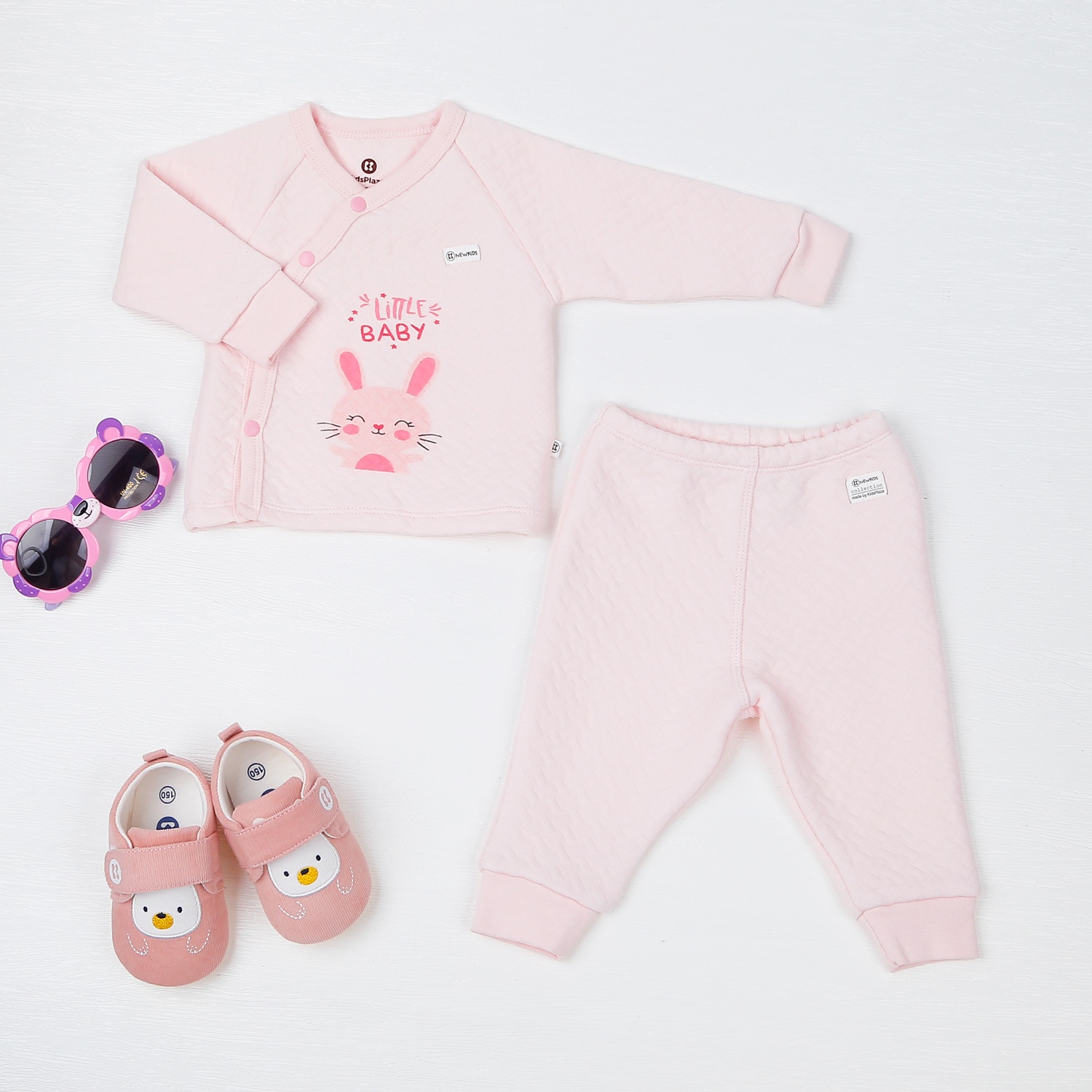 Bộ quần áo bông bé gái KidsPlaza cài chéo in thỏ M22D (Hồng) hình 1