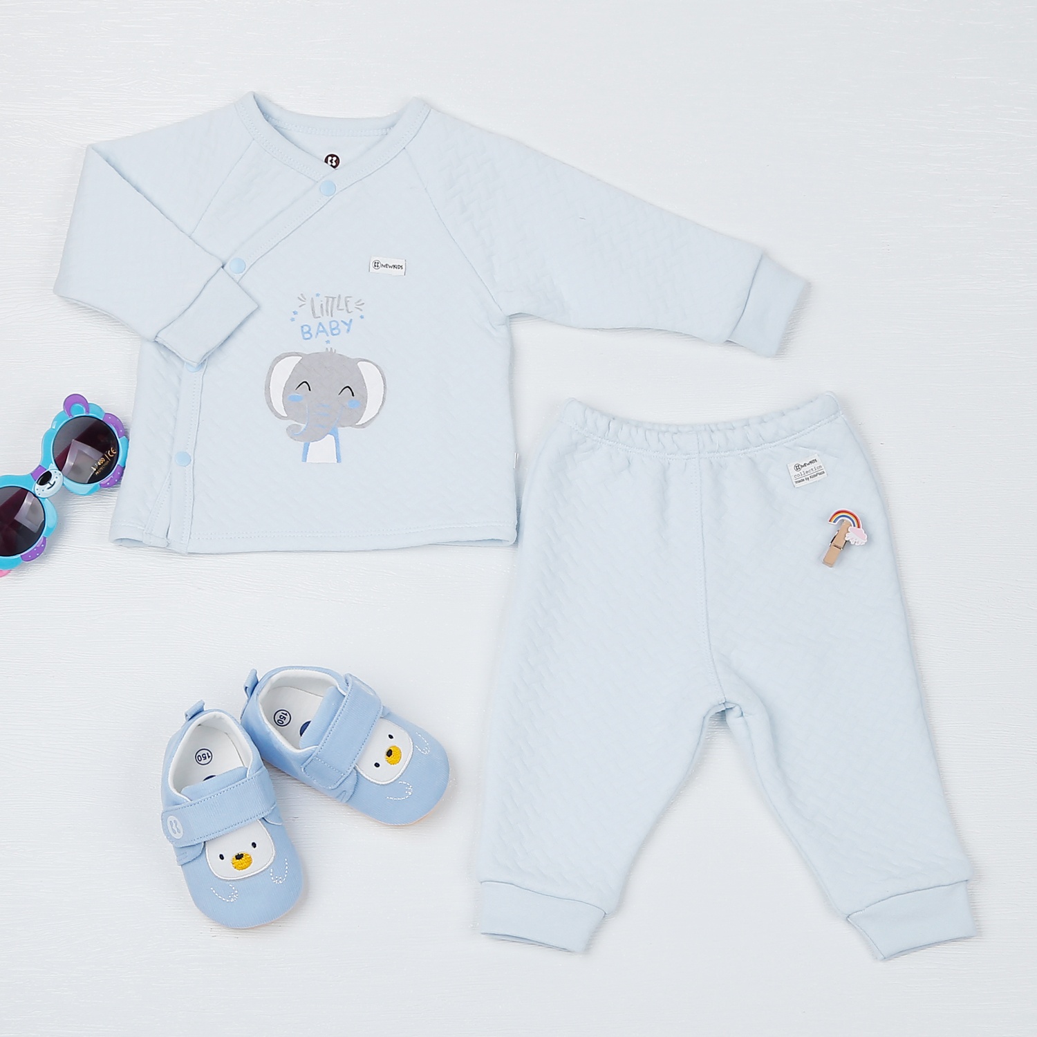 Bộ quần áo bông bé trai KidsPlaza cài chéo in voi M22D (Xanh) hình 1