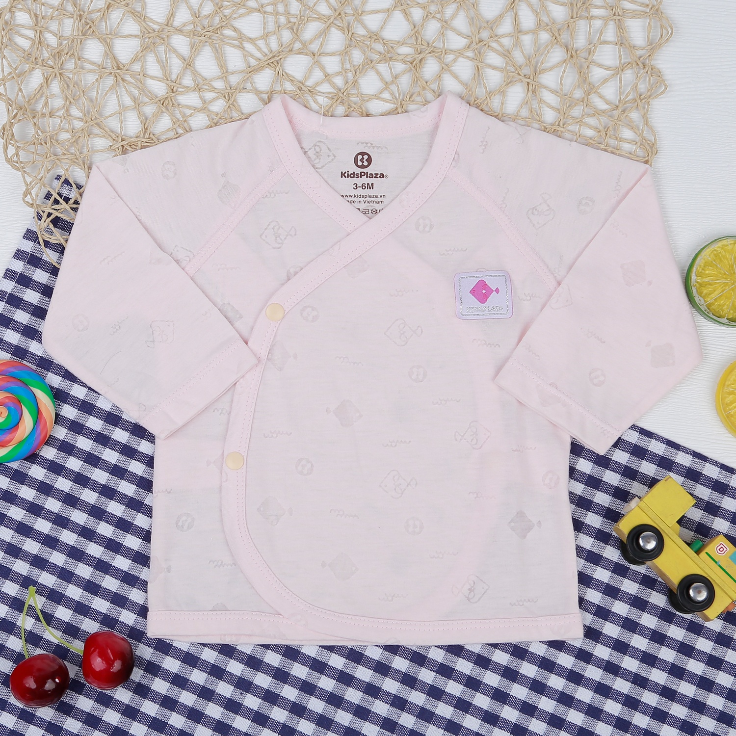 Bộ quần áo dài tay cài chéo KidsPlaza in cá HN21T (Hồng) hình 2