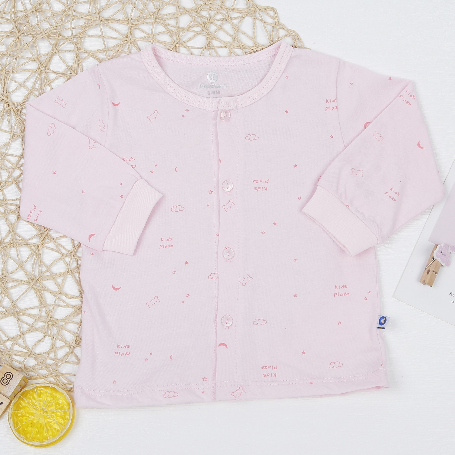 Bộ quần áo sơ sinh dài tay cài giữa KidsPlaza NBA22 (Hồng) hình 2