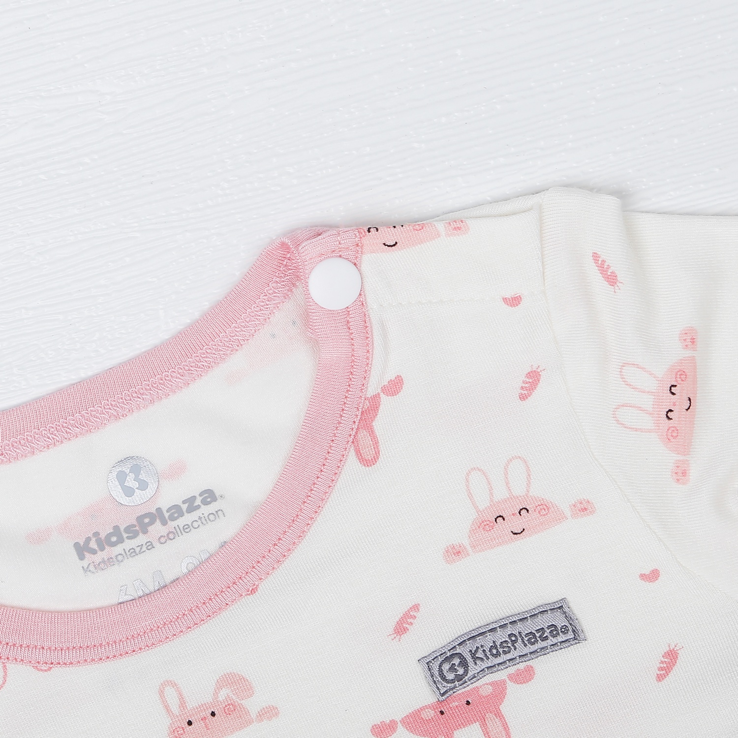 Bộ quần áo bé gái cài vai KidsPlaza in thỏ M22T (Trắng Hồng) hình 3