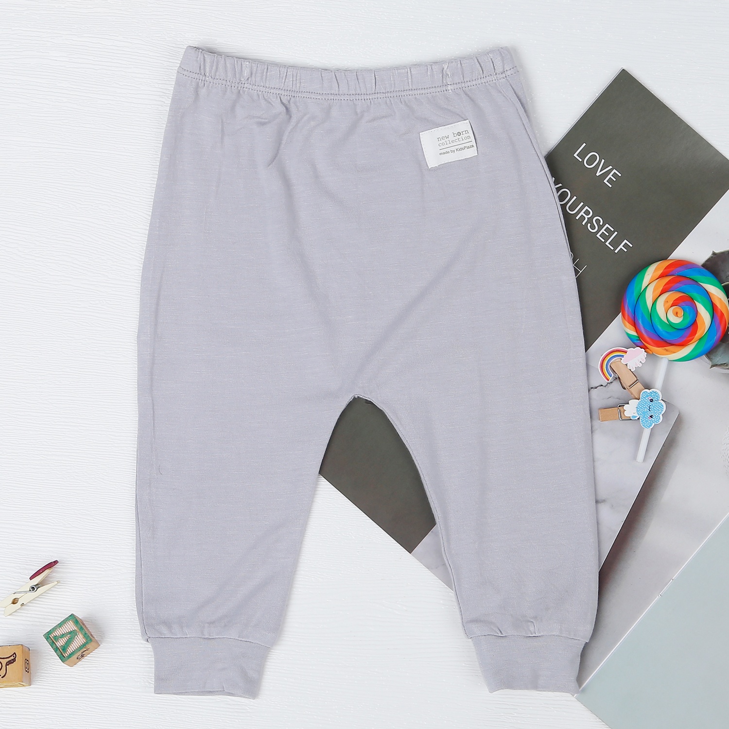 Bộ quần áo dài tay bé trai KidsPlaza in gấu ghi M22T hình 6