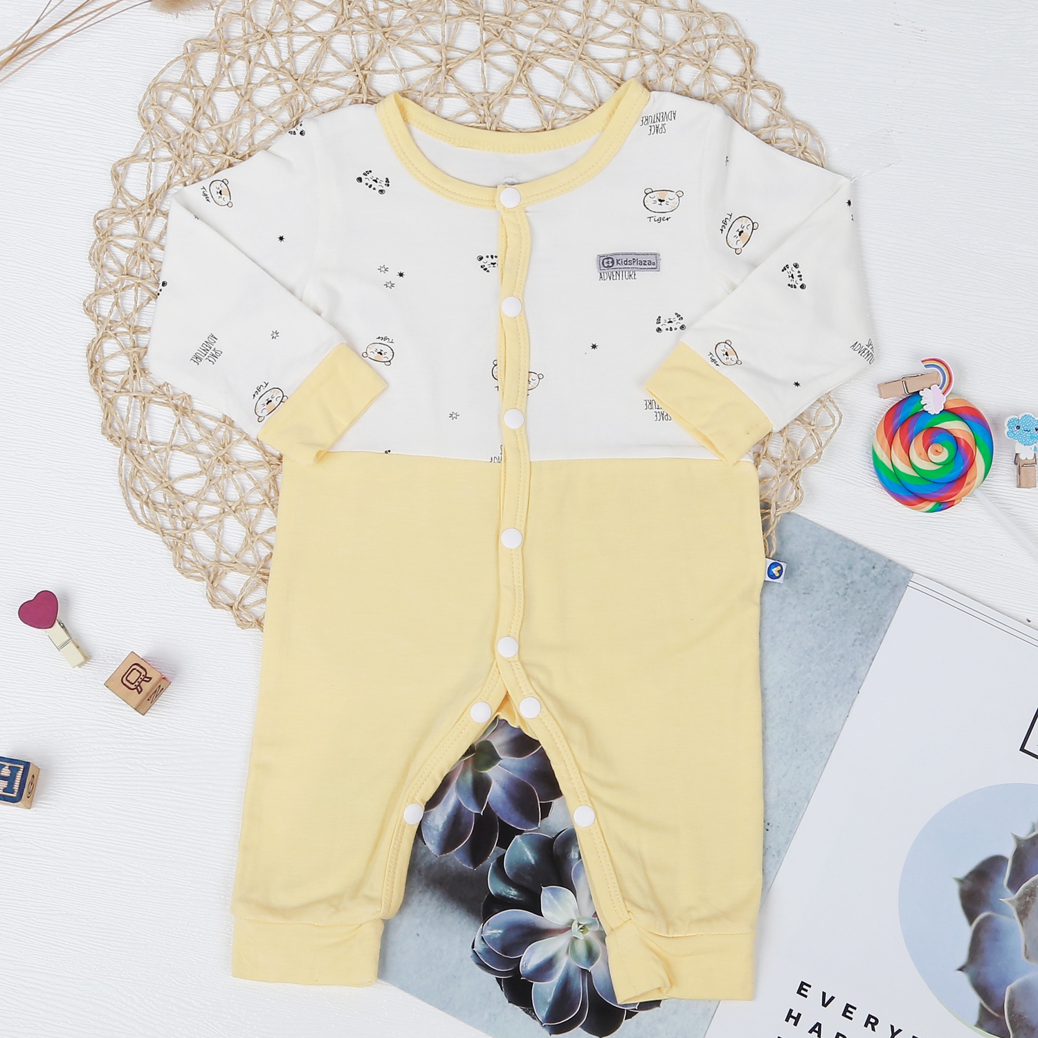 Body dài tay cài giữa KidsPlaza in tiger M22H (Vàng) hình 1