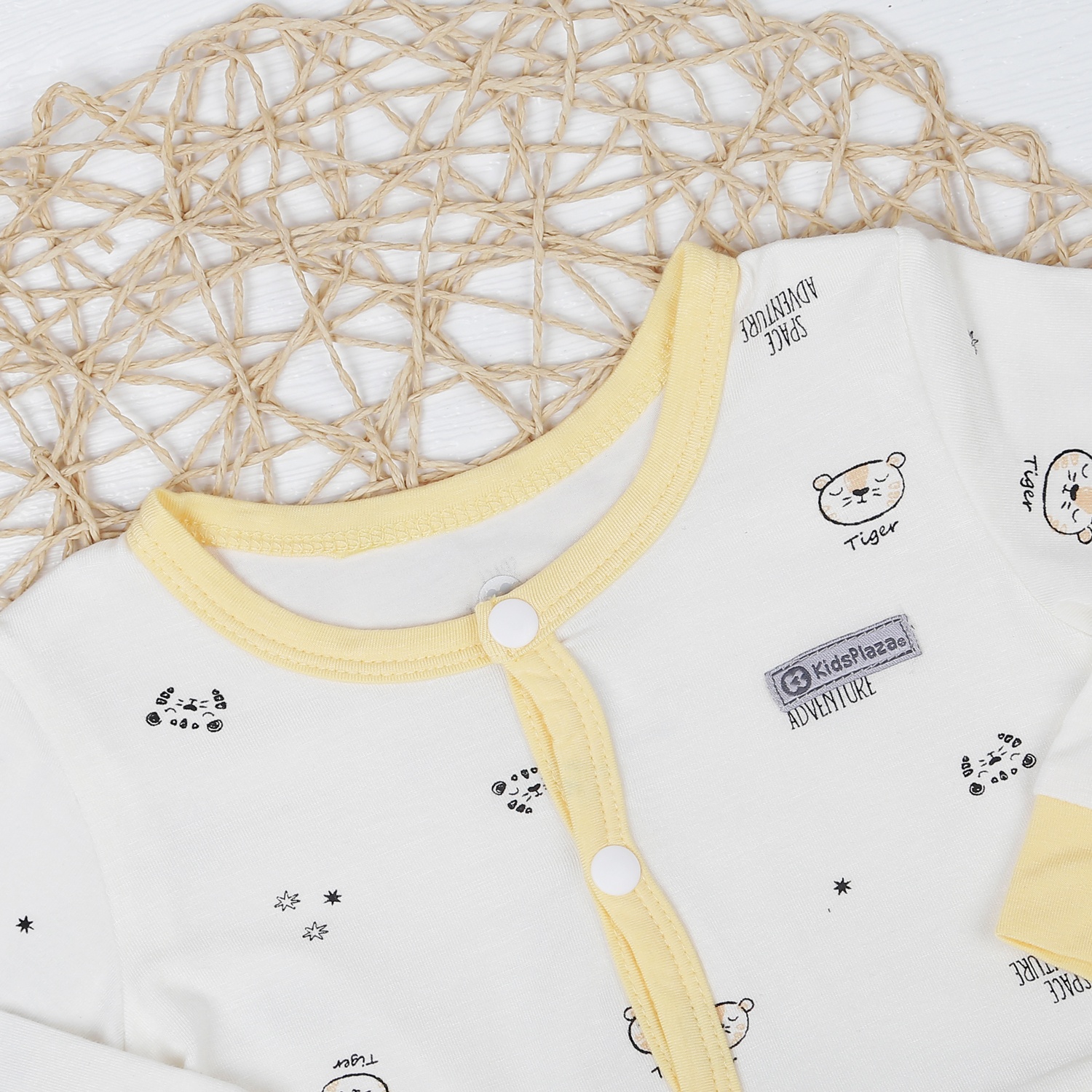 Body dài tay cài giữa KidsPlaza in tiger M22H (Vàng) hình 2