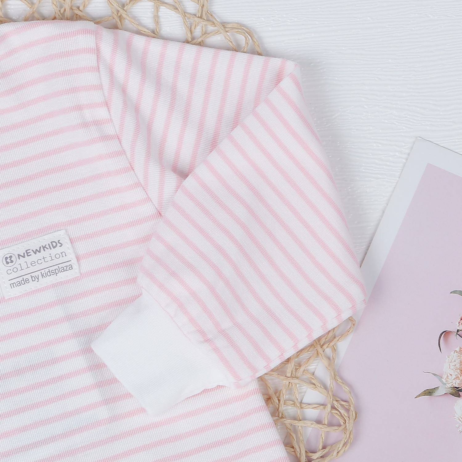 Body dài tay Otis cài giữa KidsPlaza kẻ hồng ND22T hình 3