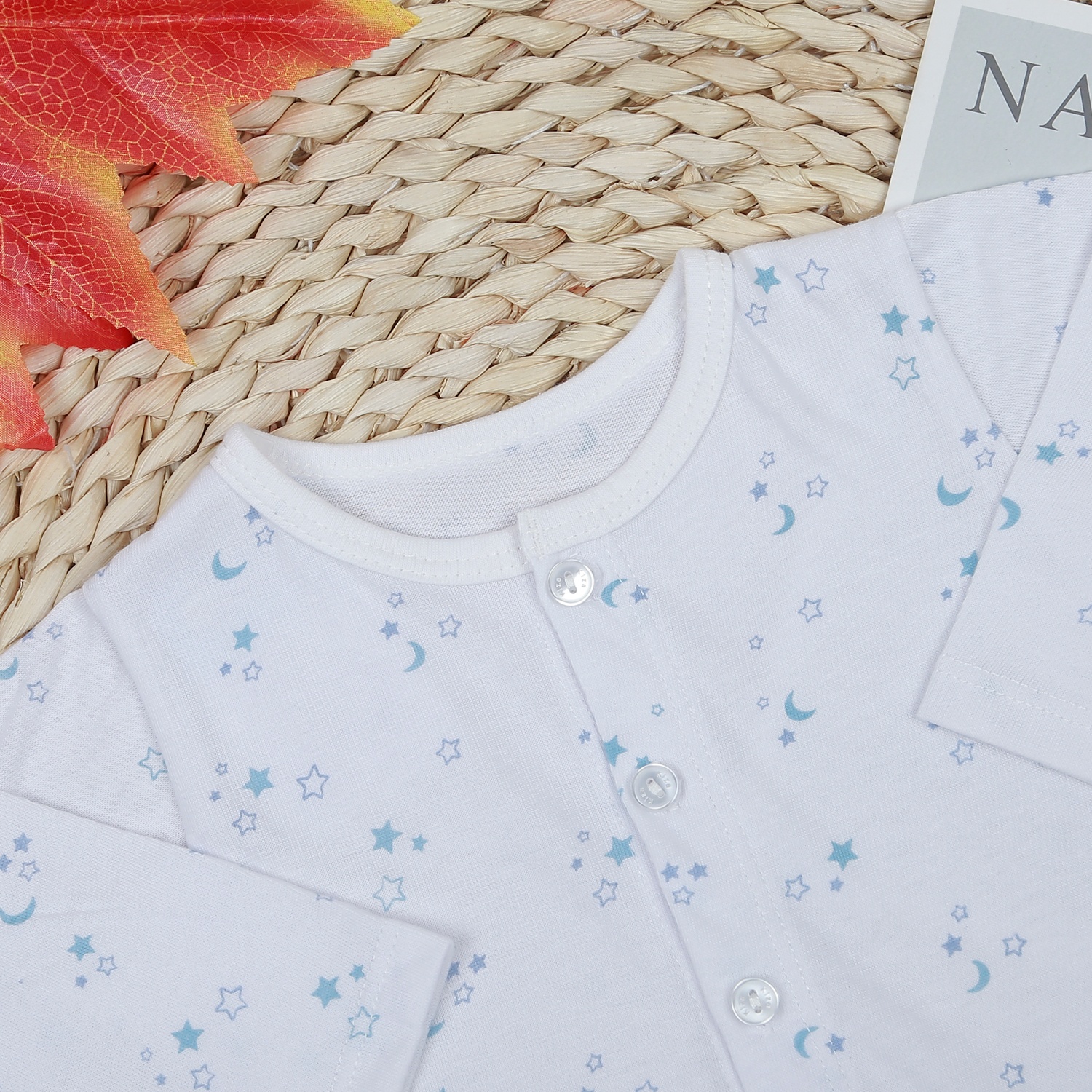 Áo dài tay Kiza in trăng sao BA22 (Trắng Xanh) hình 3