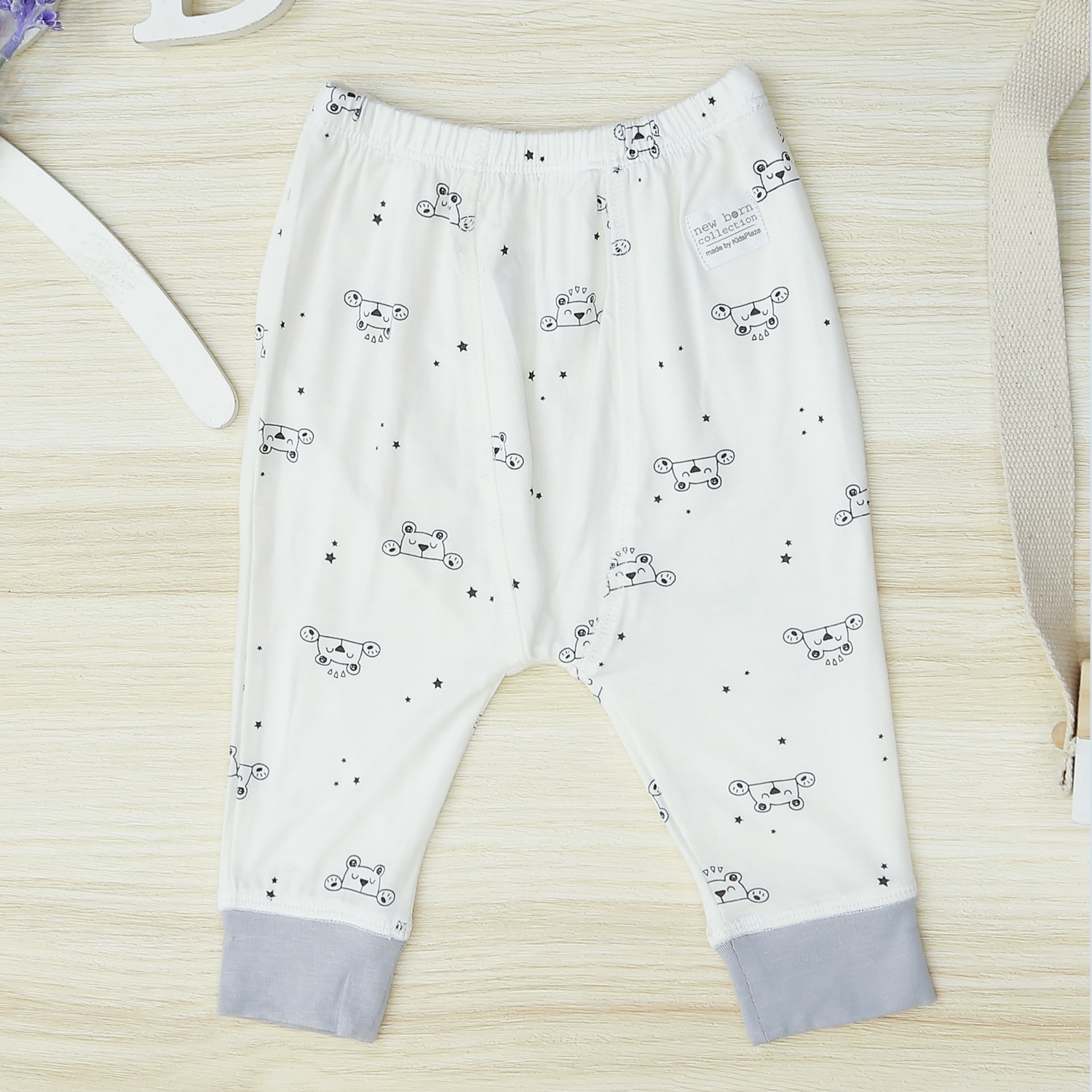 Bộ sơ sinh cài lệch dài tay KidsPlaza cho bé in gấu M22H (Ghi) hình 5