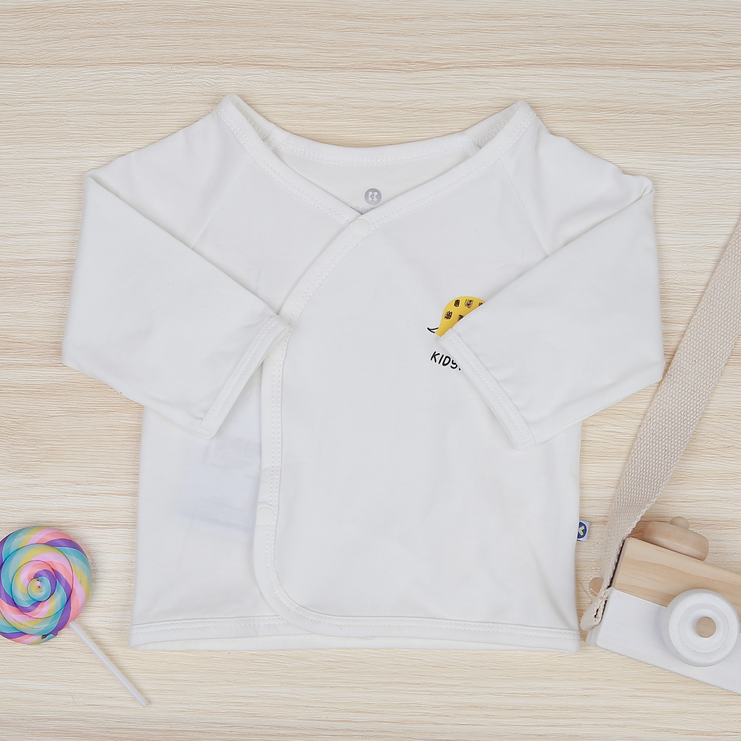 Bộ quần áo cài chéo KidsPlaza KA22 (Trắng) hình 2