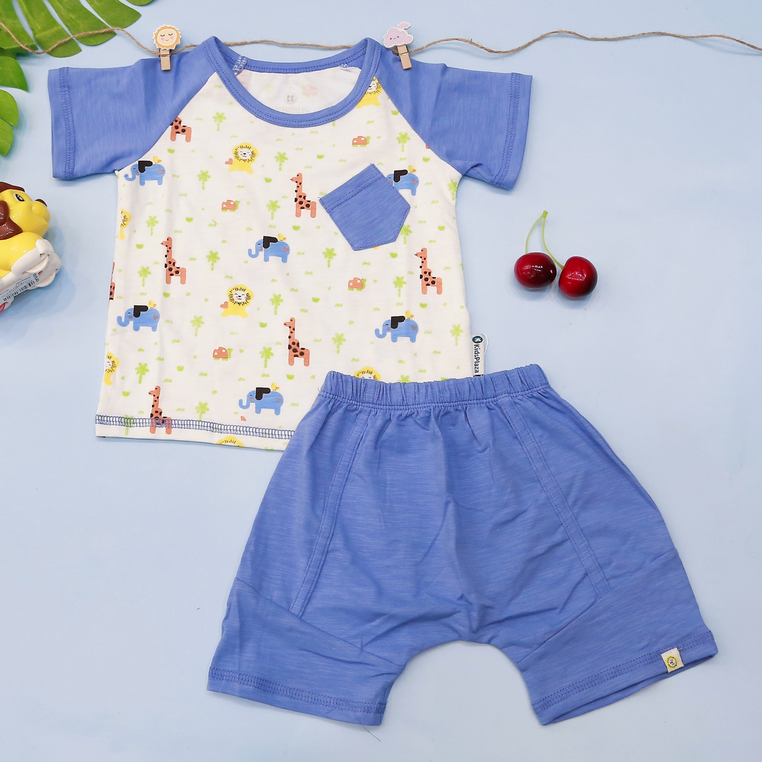 Bộ quần áo cộc tay bé trai in hình thú KidsPlaza M21H hình 1