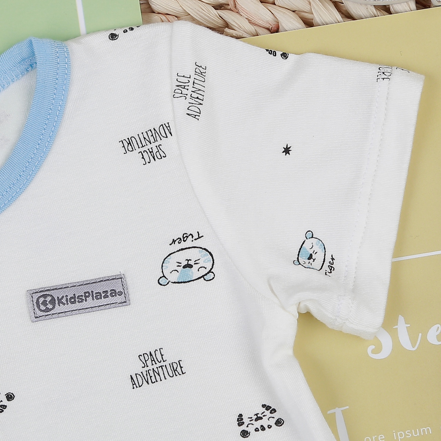 Bộ quần áo cộc tay cài giữa KidsPlaza in Tiger M22H (Xanh) hình 4