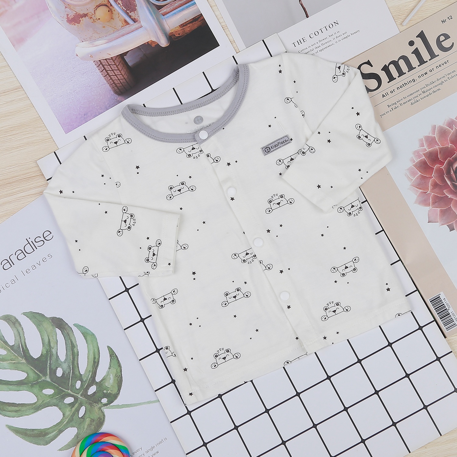 Bộ quần áo dài tay cài giữa KidsPlaza in gấu M22H (Ghi) hình 2