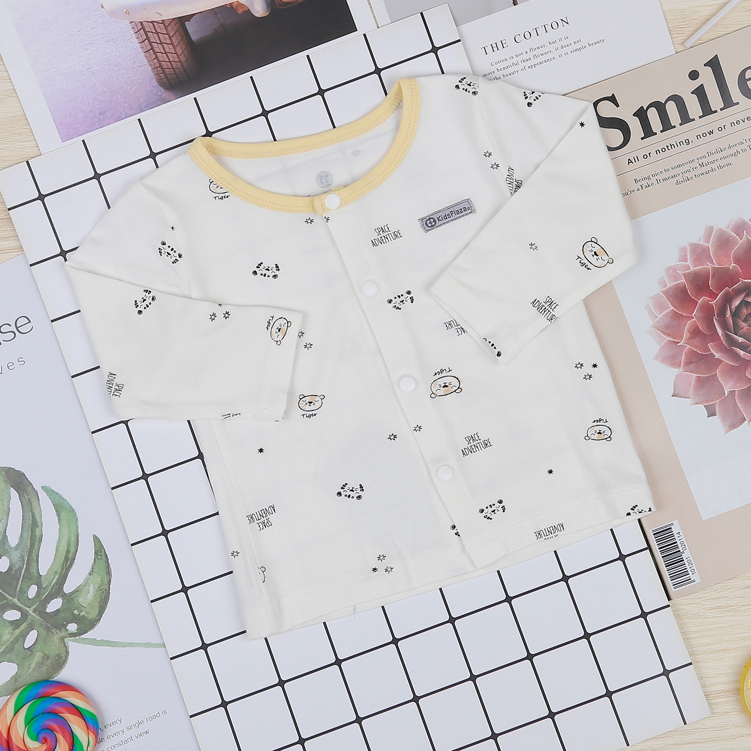 Bộ quần áo dài tay cài giữa KidsPlaza in Tiger M22H (Vàng) hình 2