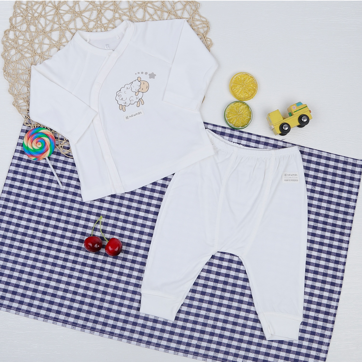 Bộ quần áo dài tay cài lệch Otis KidsPlaza ND22T hình 1