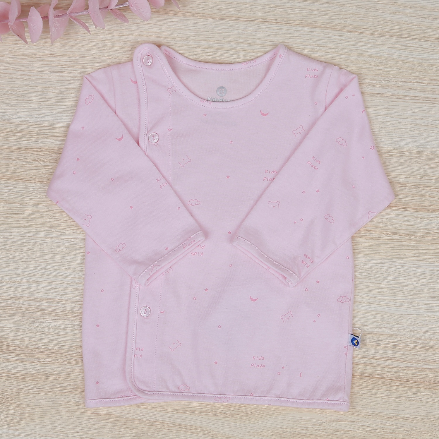 Bộ quần áo sơ sinh dài tay in hình KidsPlaza NBA22 (Hồng) hình 2