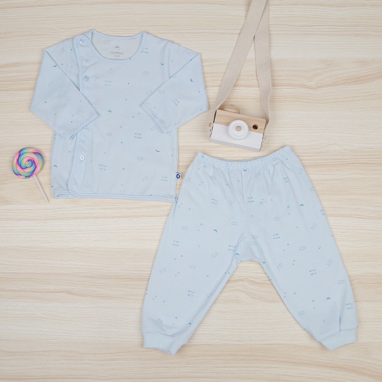 Bộ quần áo sơ sinh dài tay in hình KidsPlaza NBA22 (Xanh) hình 1